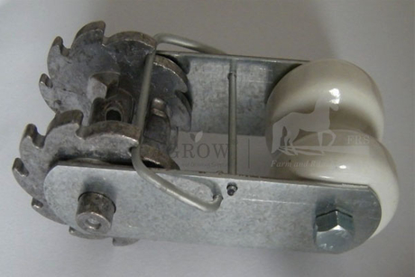 Spring Clip Insulated Wire Strainer